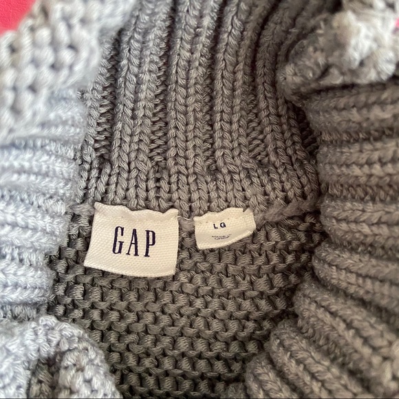 GAP Turtleneck Sleeveless Sweater - Picture 5 of 5